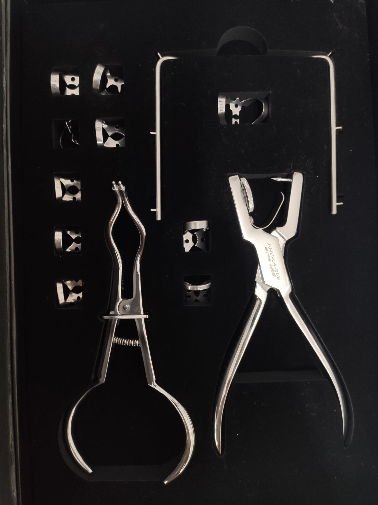 Rubber dam kit (punch+forceps+clamps)